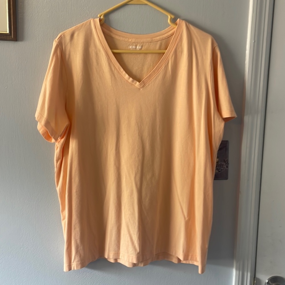 Lands end peachy colored cotton tshirt